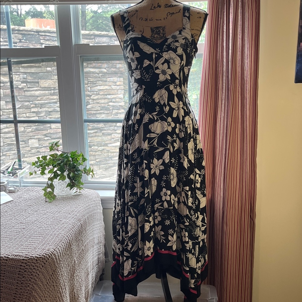 Maeve Floral Black and White Dress Sz 2